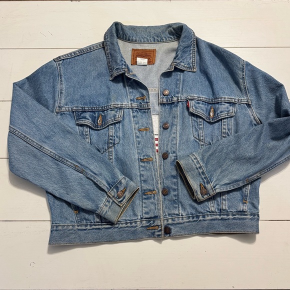 Levi’s American Eagle Jean Jacket - Picture 1 of 4